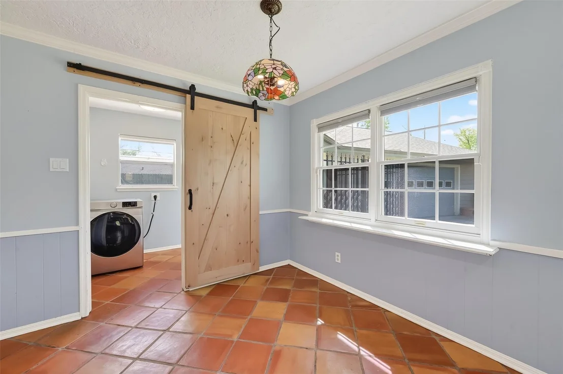Photo of 906 Pear Tree Lane