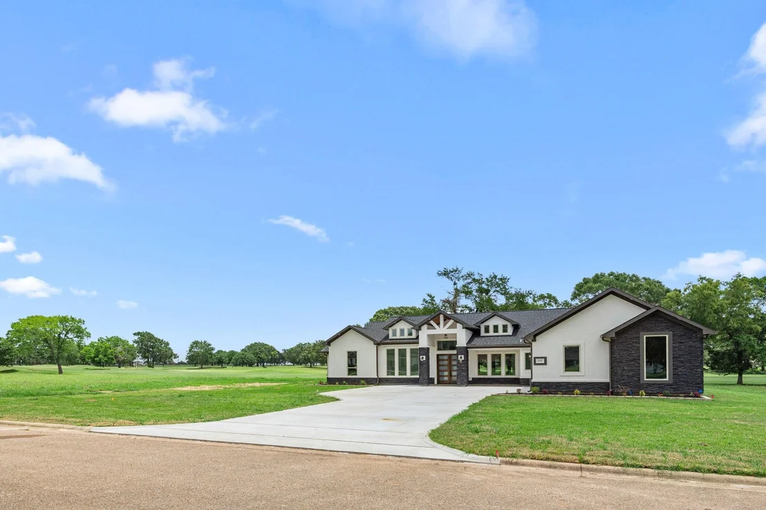 Photo of 210 Birdie Dr