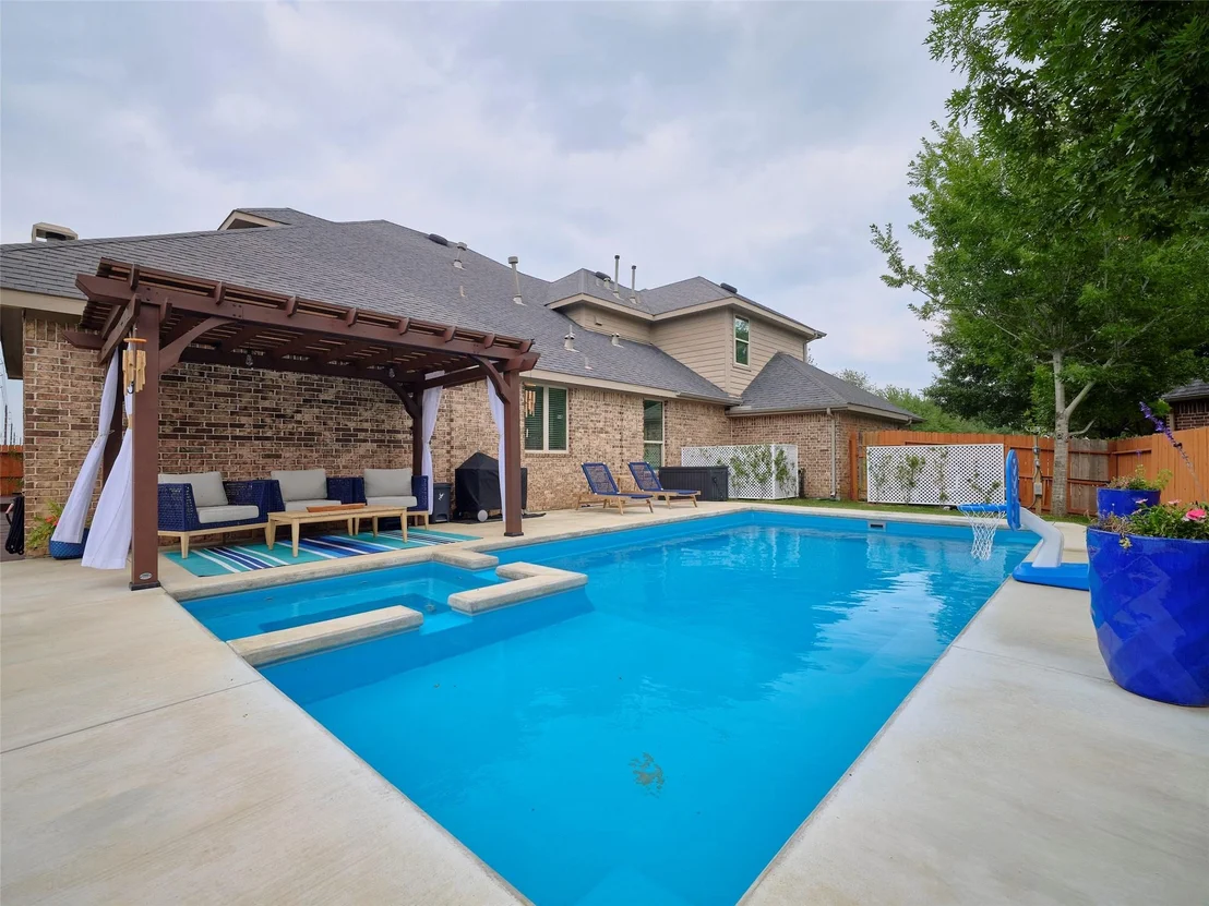 Photo of 2842 Walnut Crest Drive