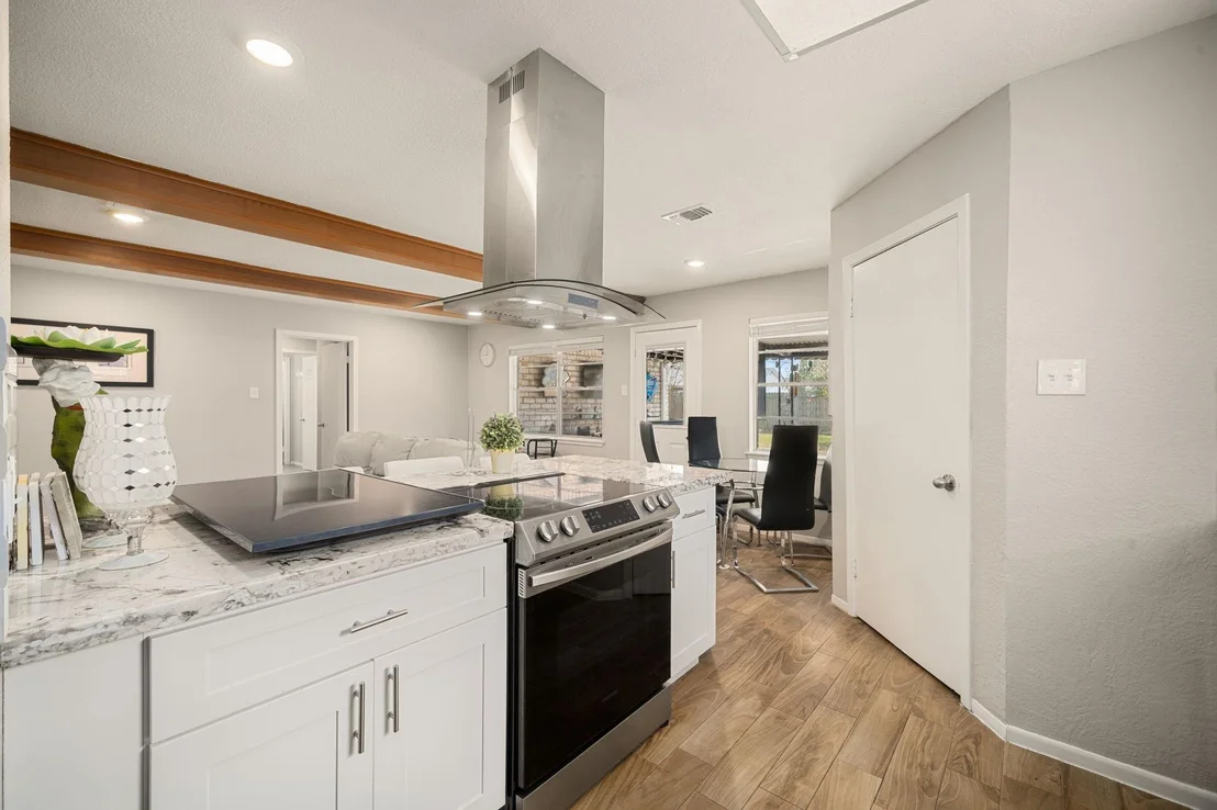 Photo of 9019 Grape Street