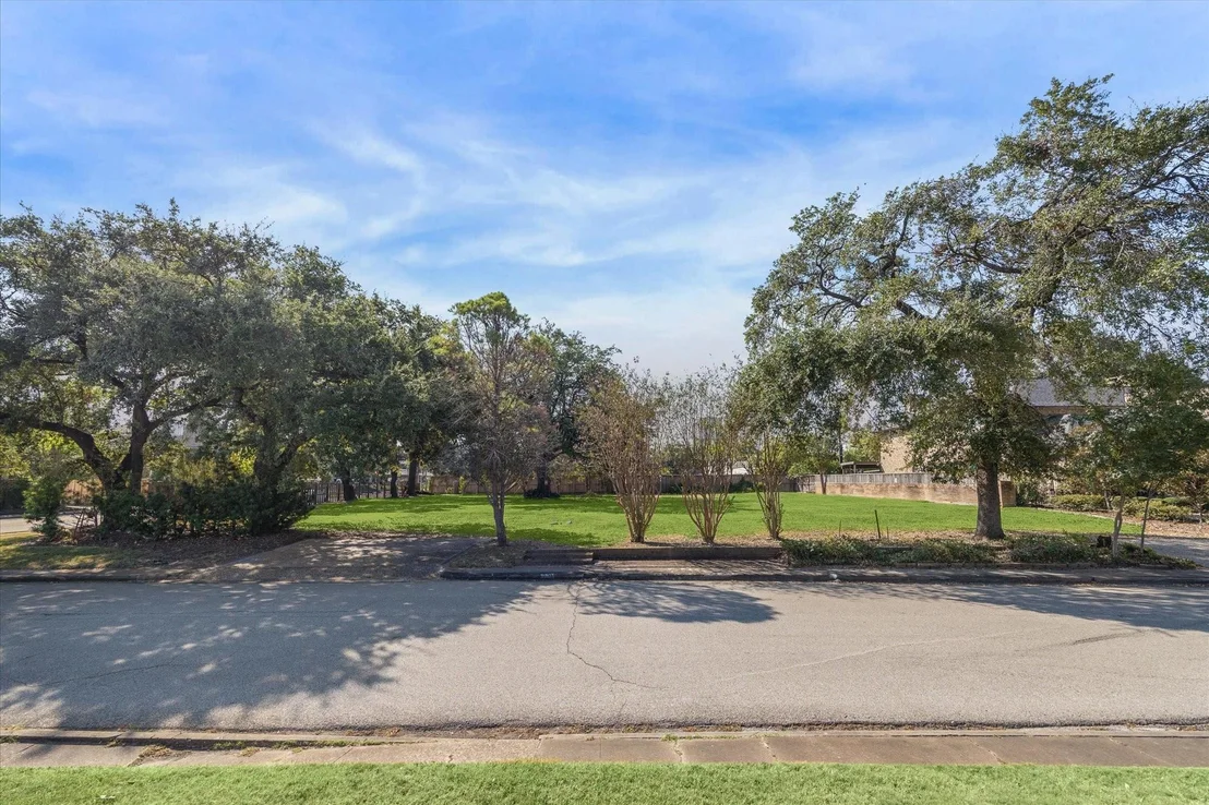 Photo of 5203 Del Monte Drive