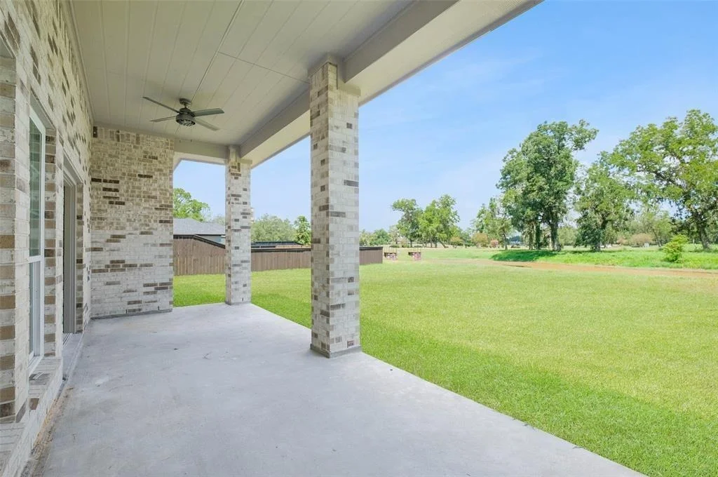 Photo of 2291 Riverside Drive