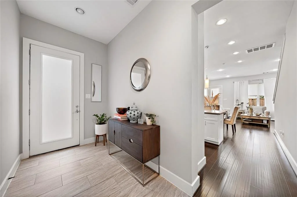 Photo of 2434 Cochran Street