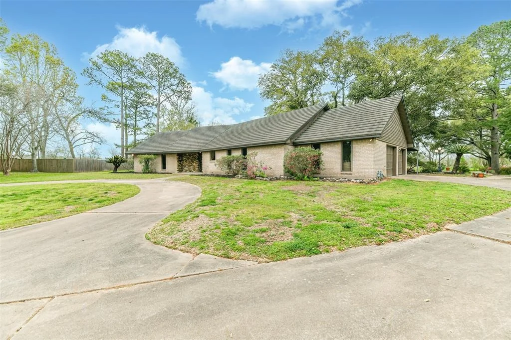 Photo of 407 Karlis Drive