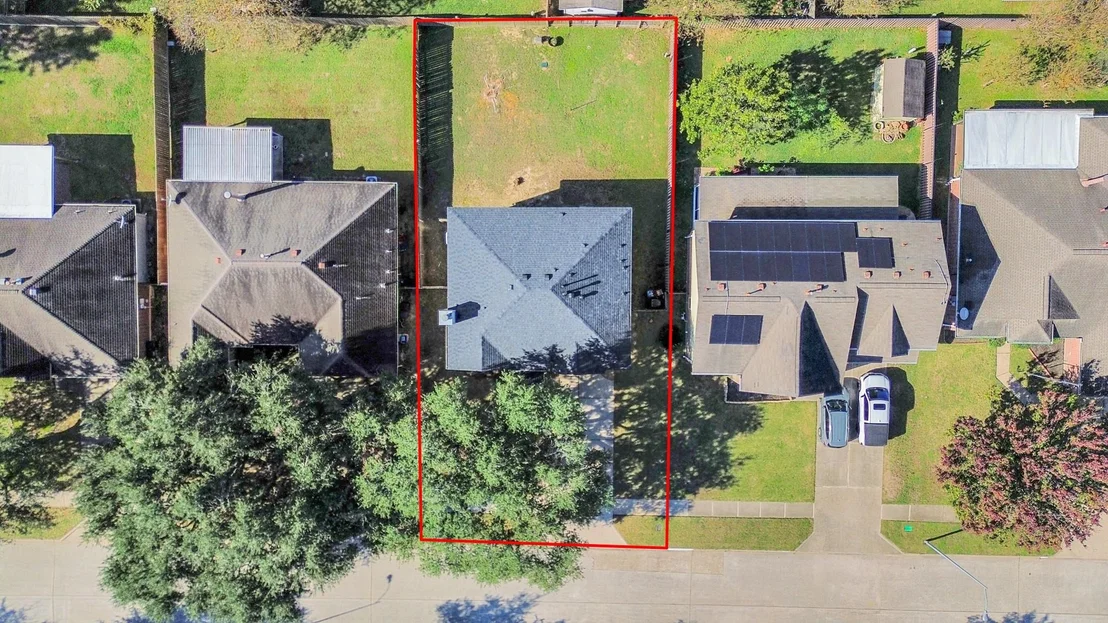 Photo of 18135 Gravenhurst Lane