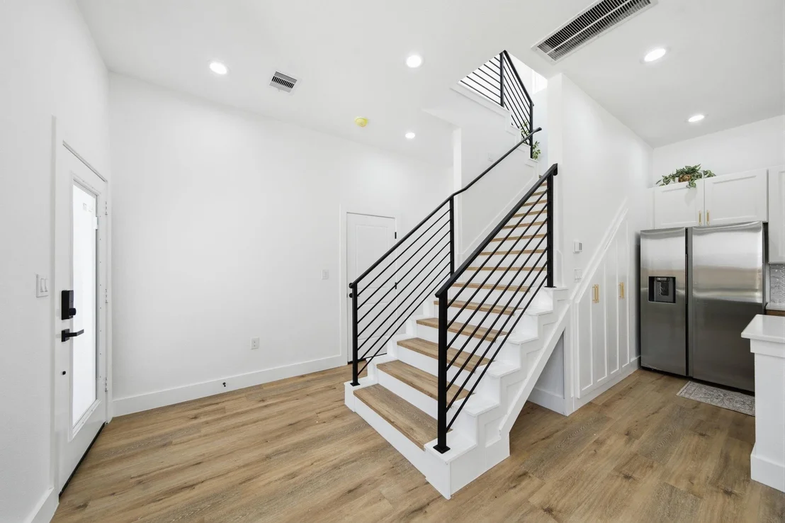 Photo of 8910 Knoll Leaf Drive