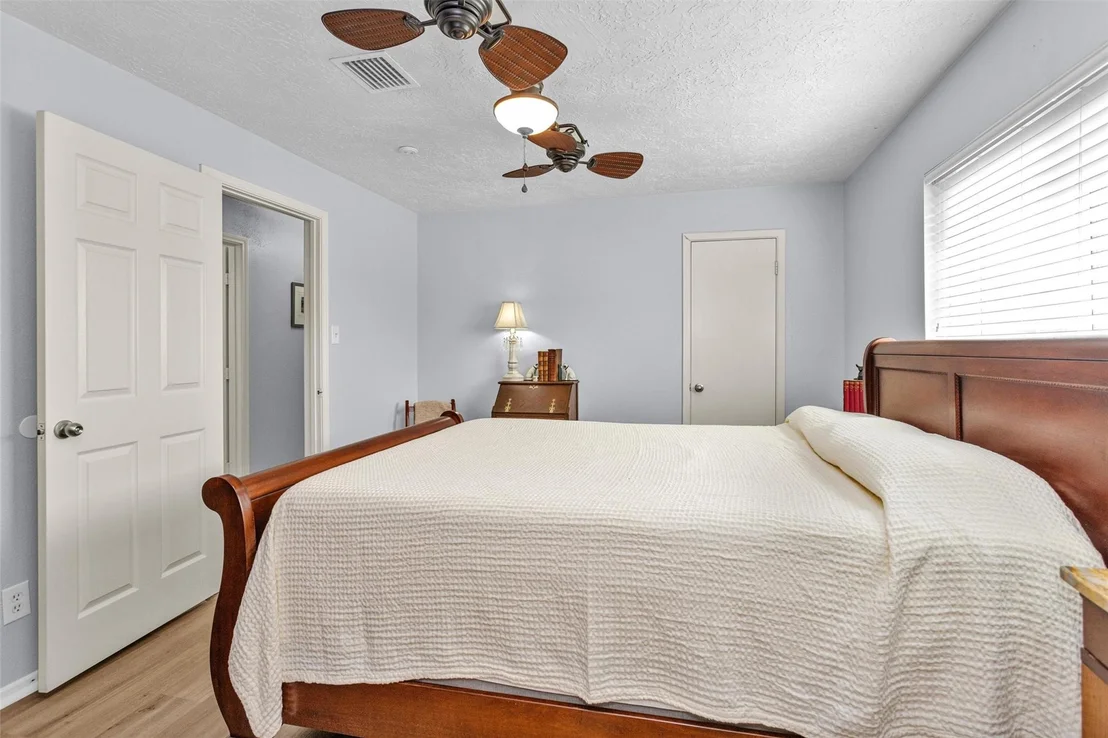 Photo of 8422 Oakhaven Road