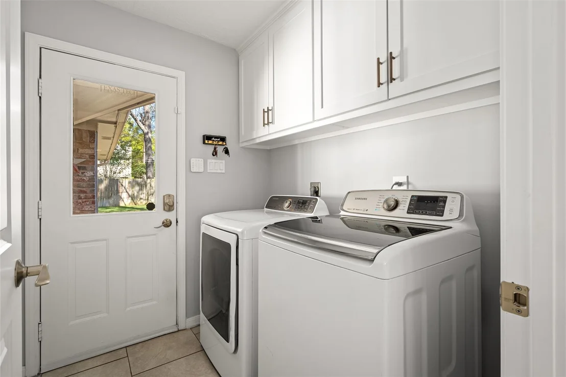 Photo of 5318 Springton Lane