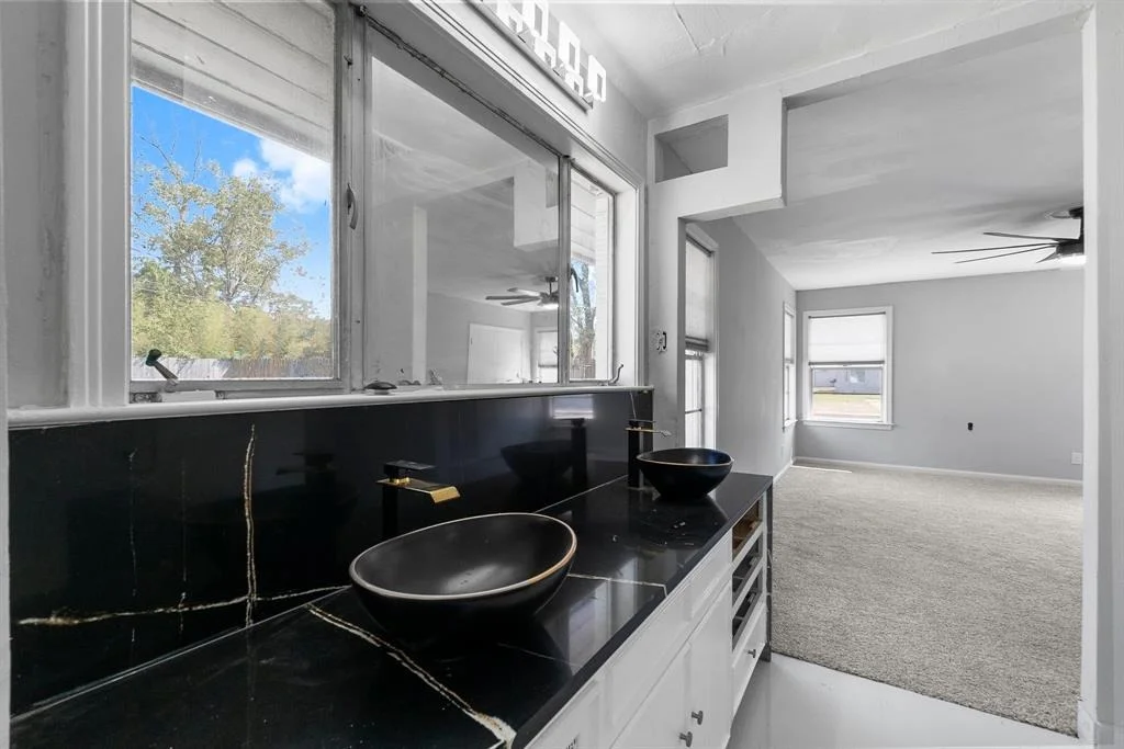 Photo of 1610 Shady Oaks Drive