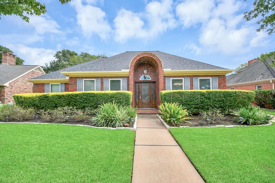 Photo of 622 Fernglade Drive