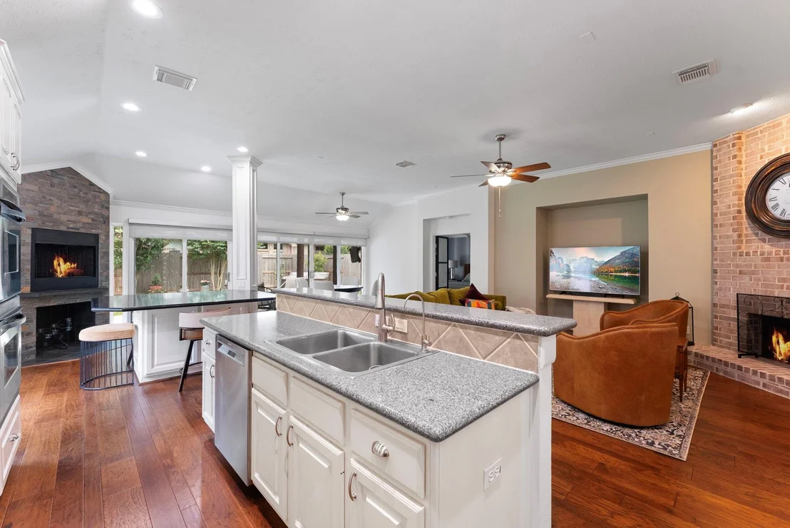 Photo of 23 S Manorcliff Place