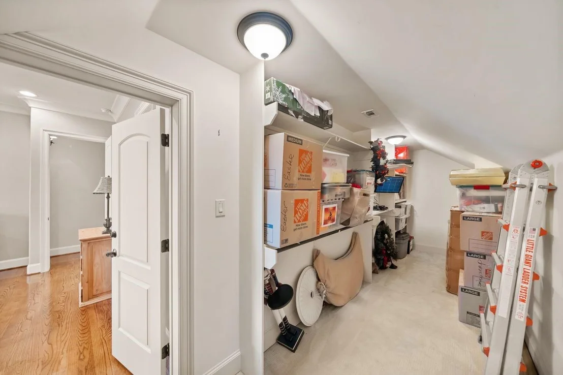 Photo of 1226 Chippendale Road