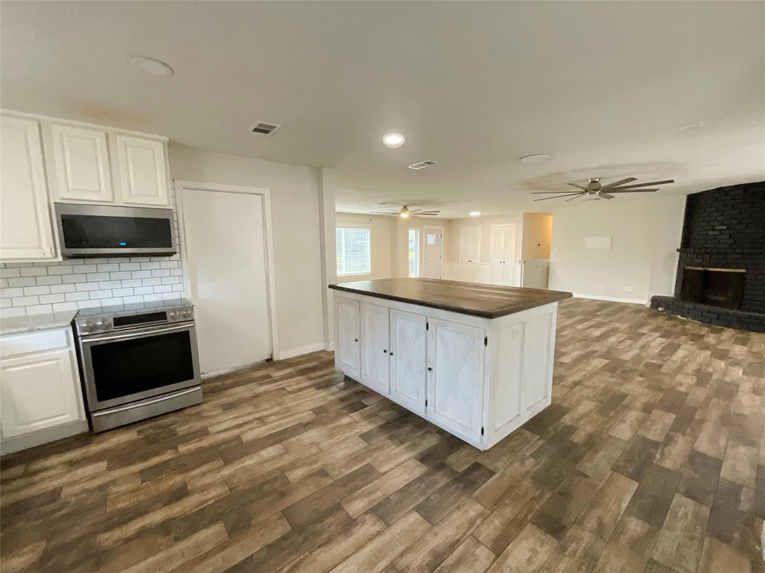 Photo of 443 Bayou View Drive