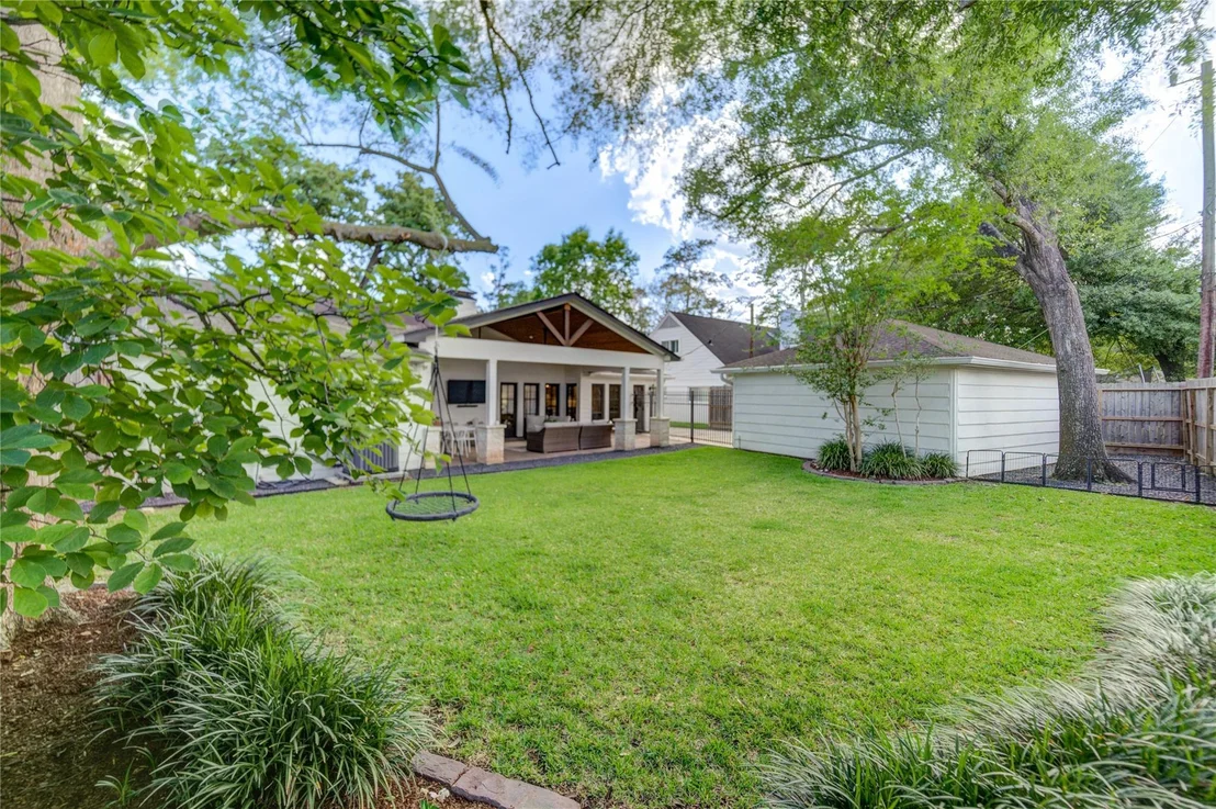 Photo of 13914 Pebblebrook Drive