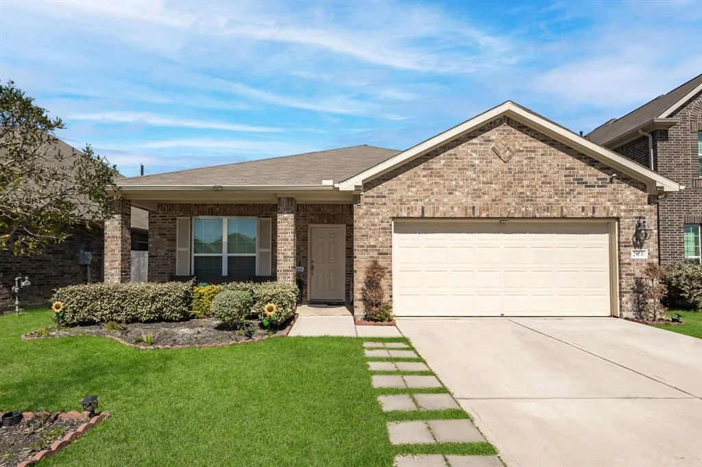 Photo of 23031 Jetty Manor Lane