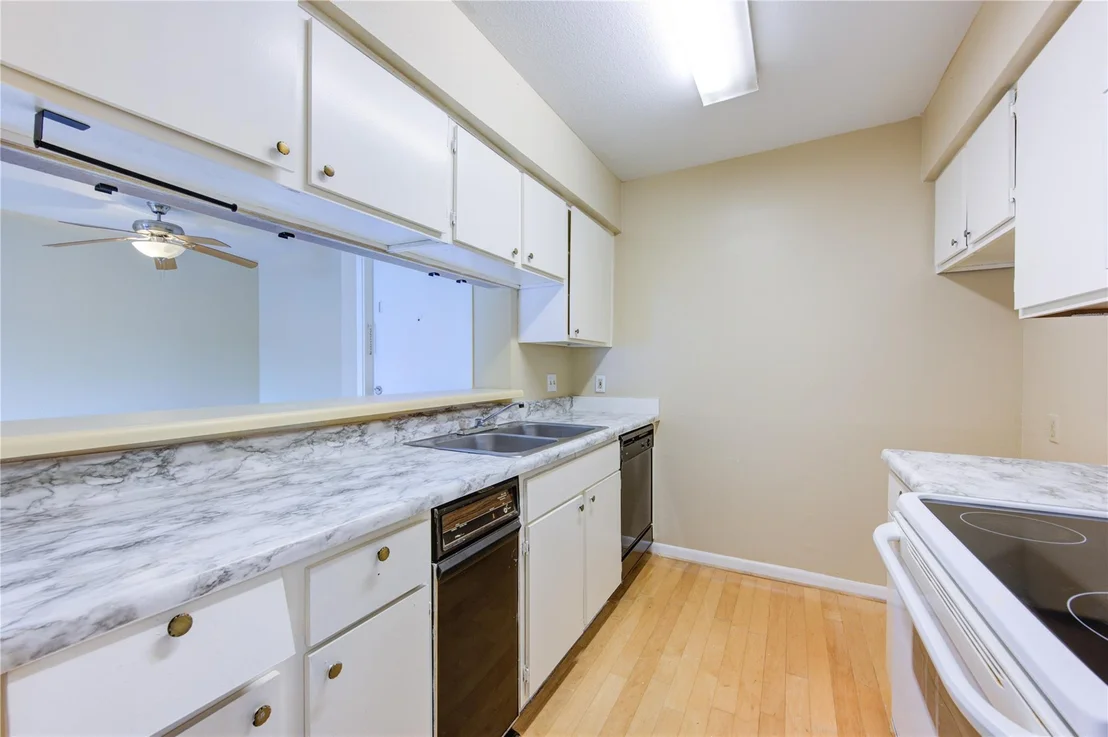 Photo of Unit 21 at 3055 Walnut Bend Lane
