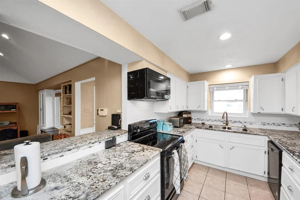 Photo of 20521 Lakeside Drive