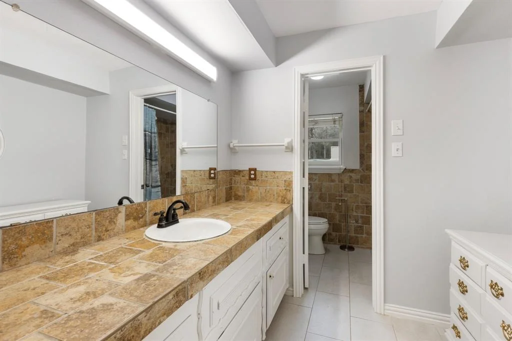 Photo of 16202 Surrey Lane