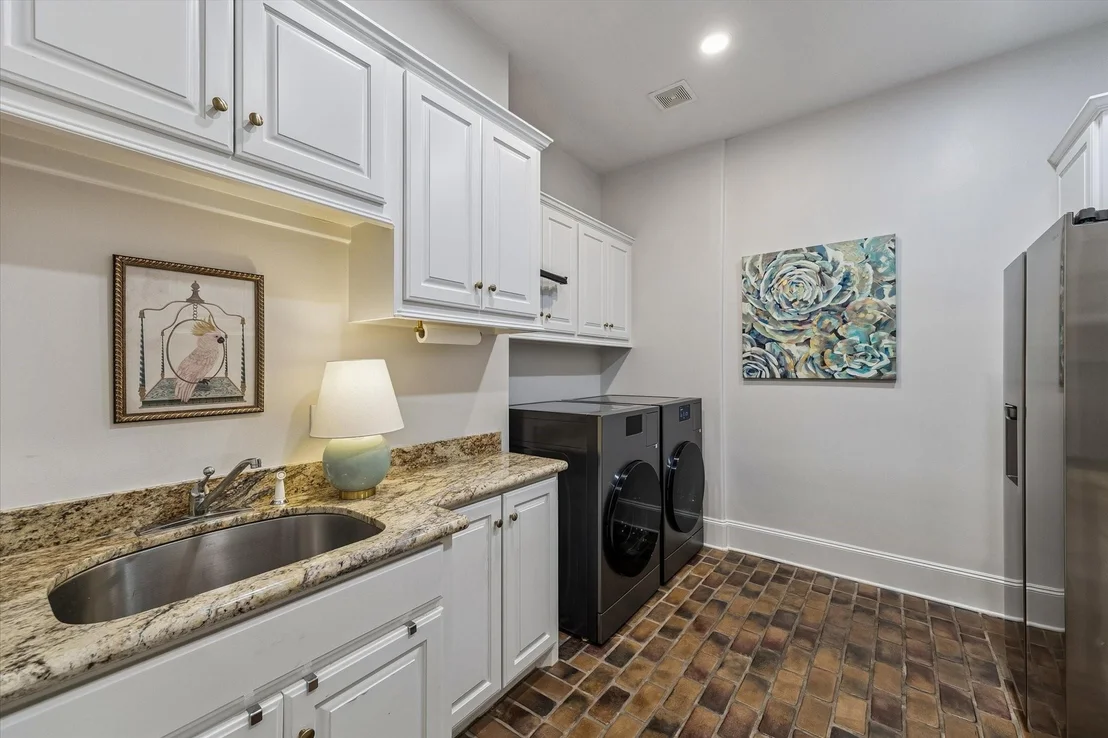 Photo of 10290 Paradise Valley Drive