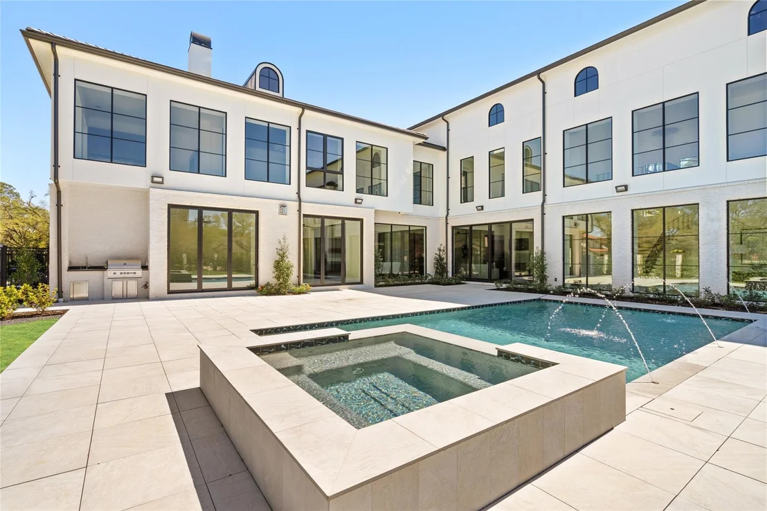 Photo of 5517 Sturbridge Drive