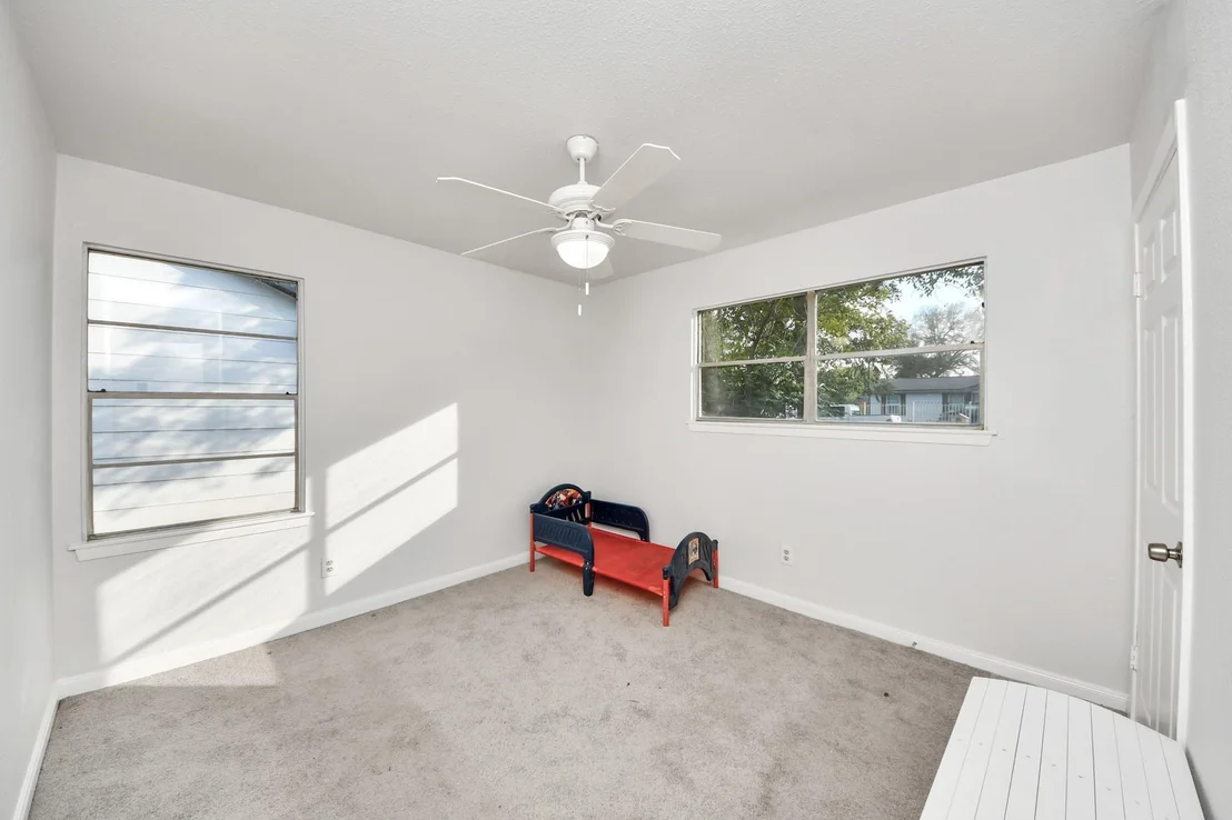 Photo of 2926 Knotty Oaks Trl Trail