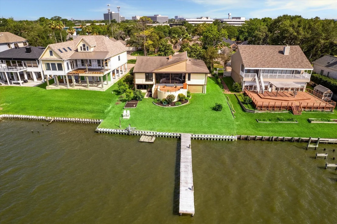 Photo of 2414 Baycrest Drive