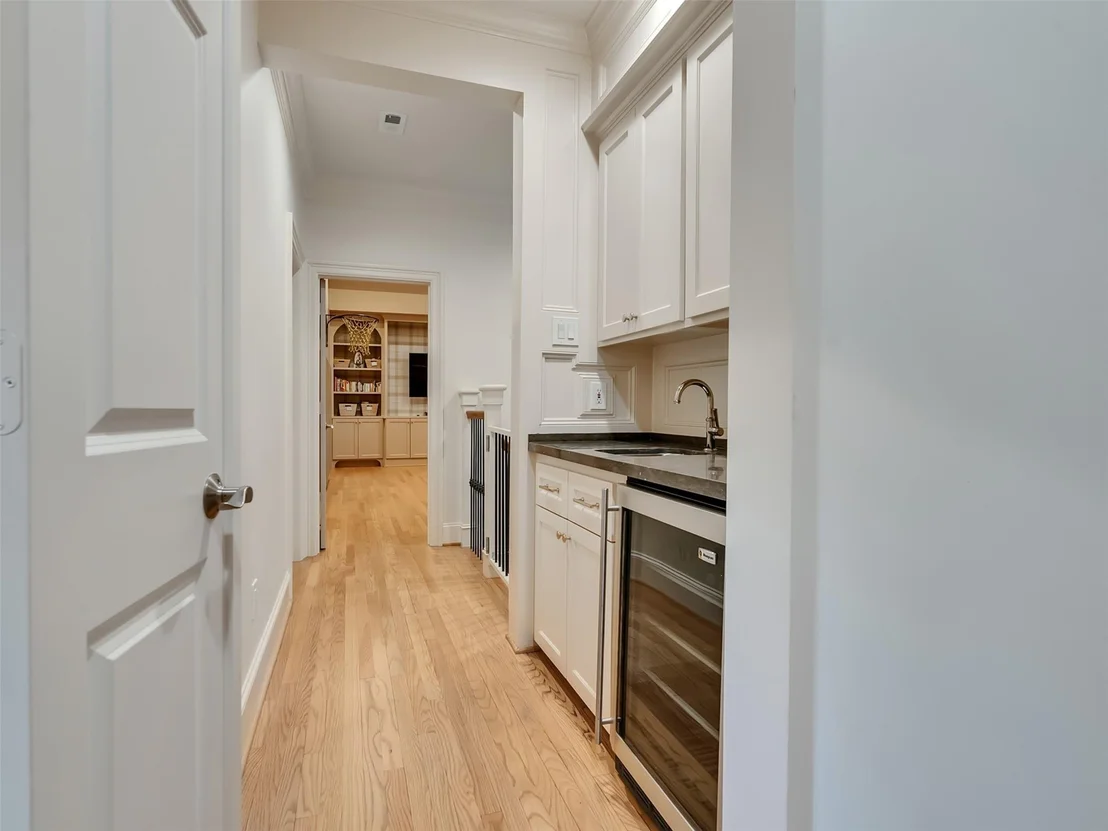Photo of 6608 Vanderbilt Street