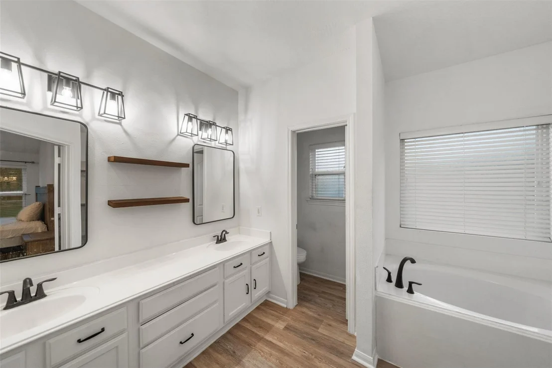 Photo of 118 Pin Oak Lane