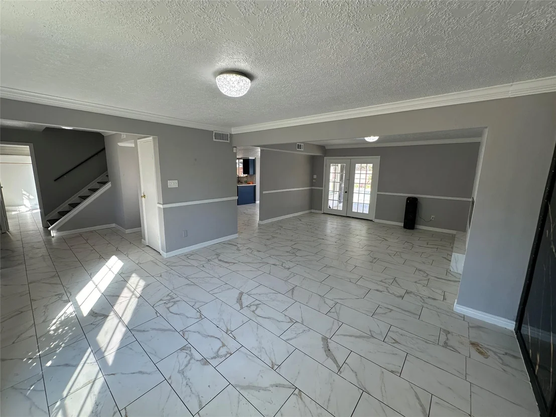 Photo of 8326 Clover Garden