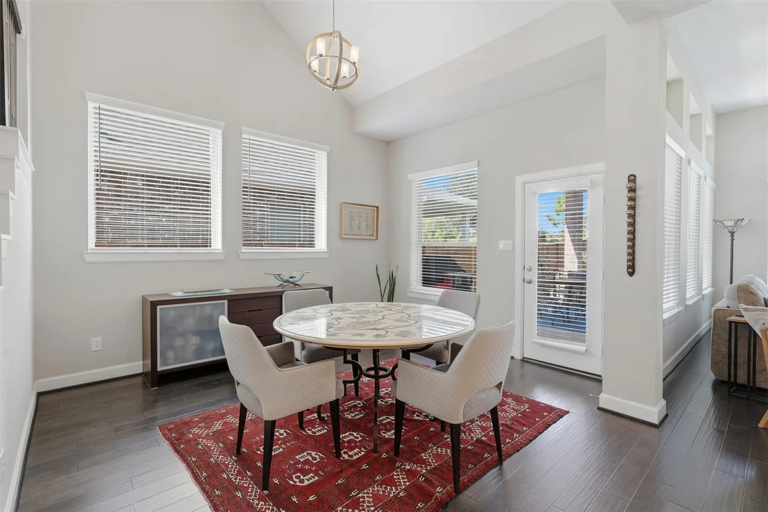 Photo of 4711 Gilbert Road