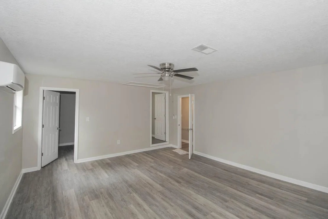 Photo of 345 Cherokee Lane