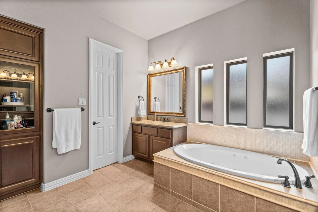 Photo of 130 E Cove View Trail