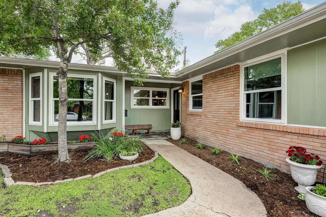 Photo of 722 Azaleadell Drive