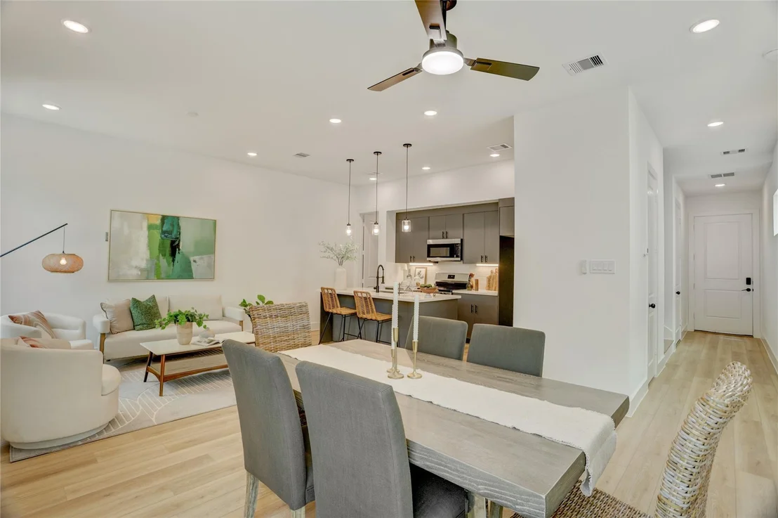 Photo of 9614 Burden Street