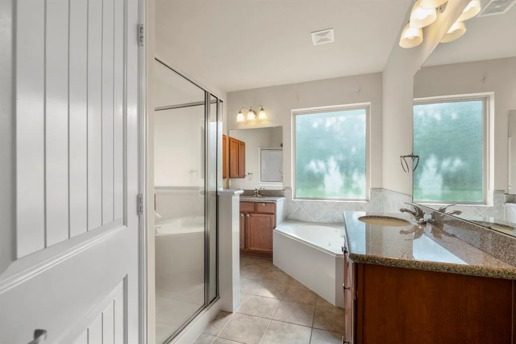 Photo of 1079 Lake View Drive