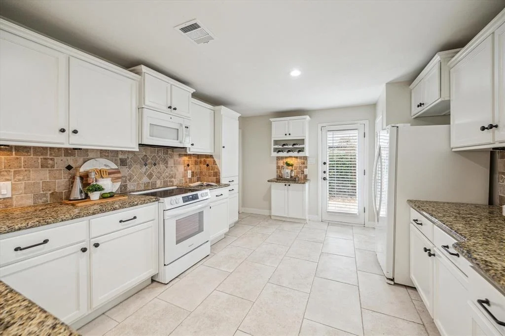 Photo of 9916 Westview Drive