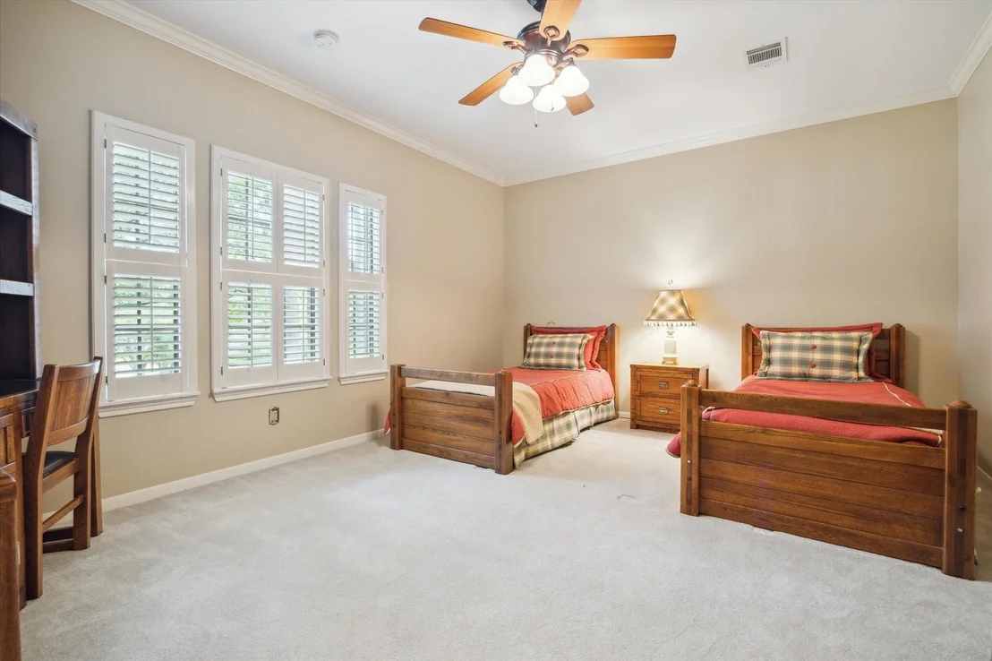 Photo of 345 Knipp Road
