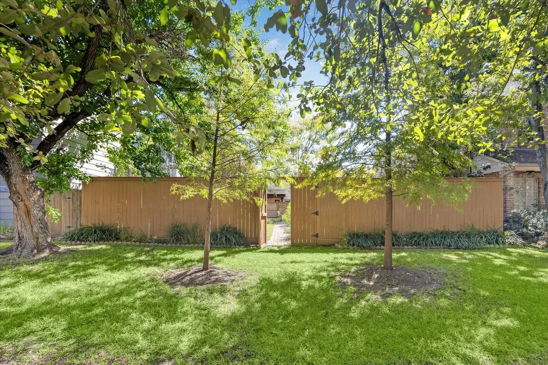 Photo of 4107 Sunset Boulevard