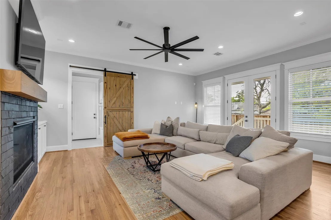 Photo of 800 Walton Street