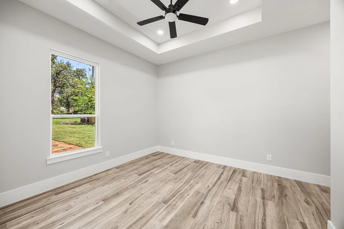 Photo of 418 Garrett Dr