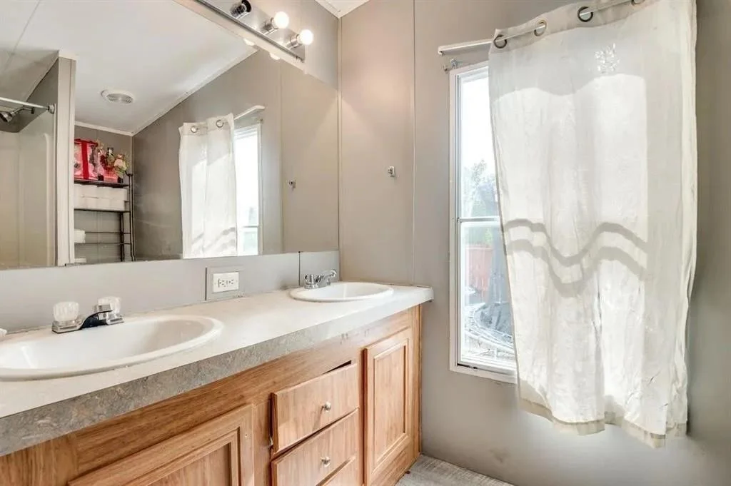 Photo of 505 Road 5202