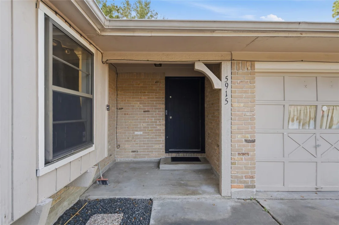 Photo of 5915 Black Maple Lane