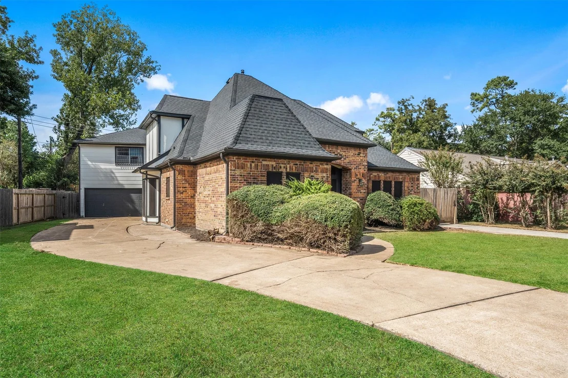 Photo of 6215 Ash Oak Drive