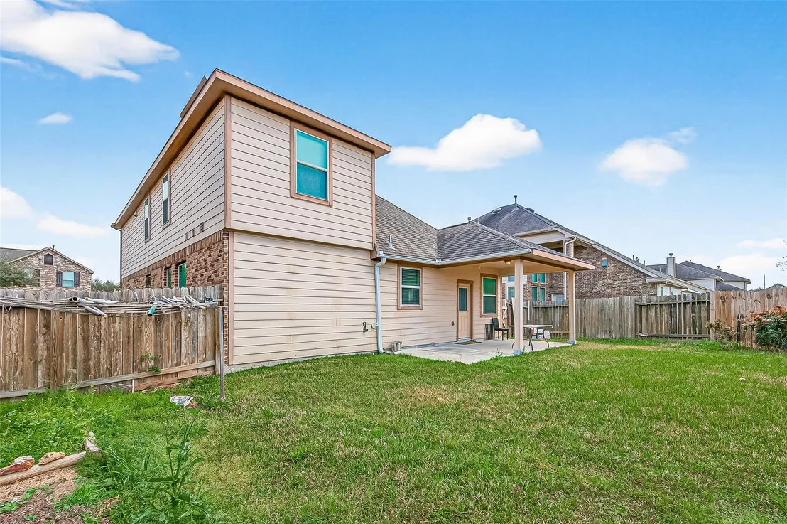 Photo of 6018 Gracys Landing Ln