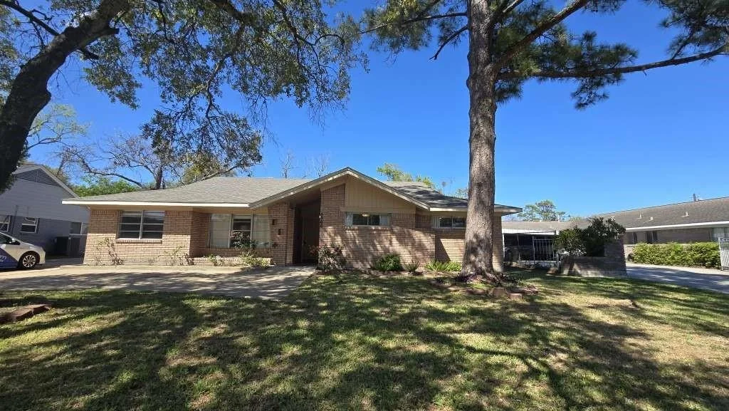 Photo of 5566 Beechnut Street