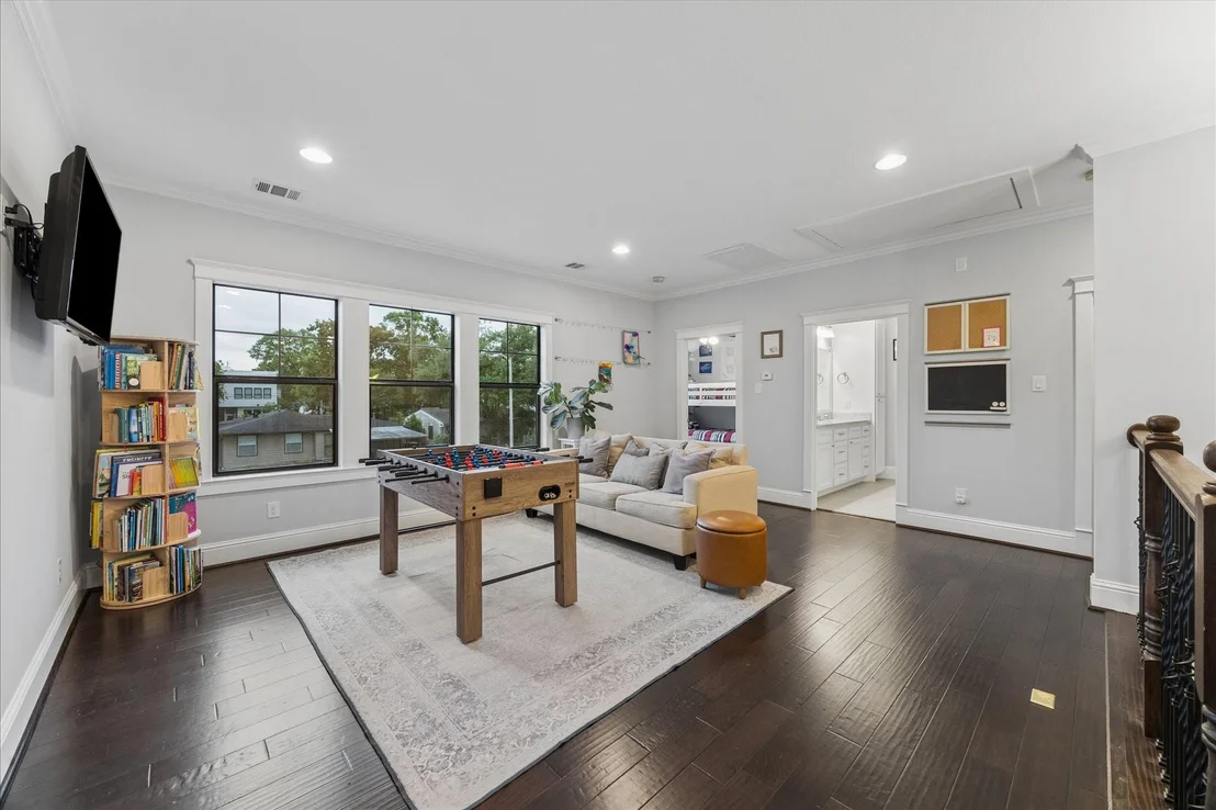 Photo of 1418 Chamboard Lane