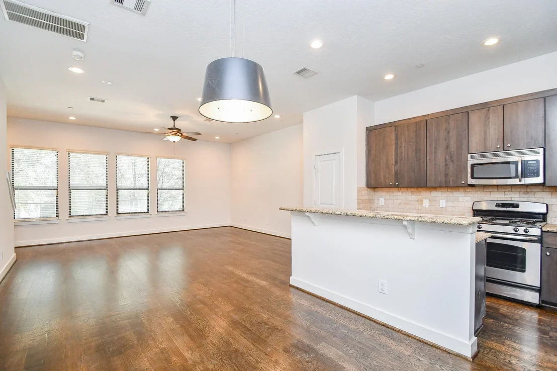 Photo of Unit A at 2422 Navigation Boulevard