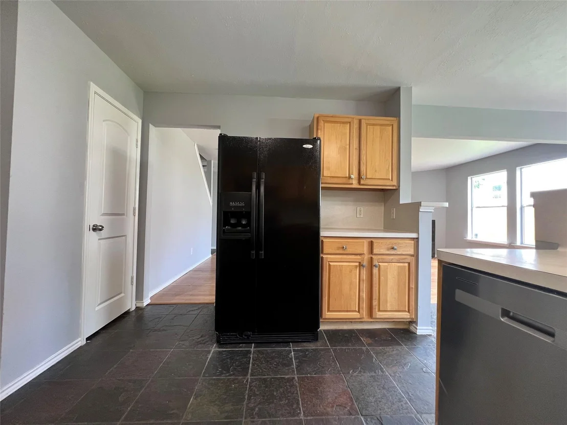 Photo of 919 N Oak Drive