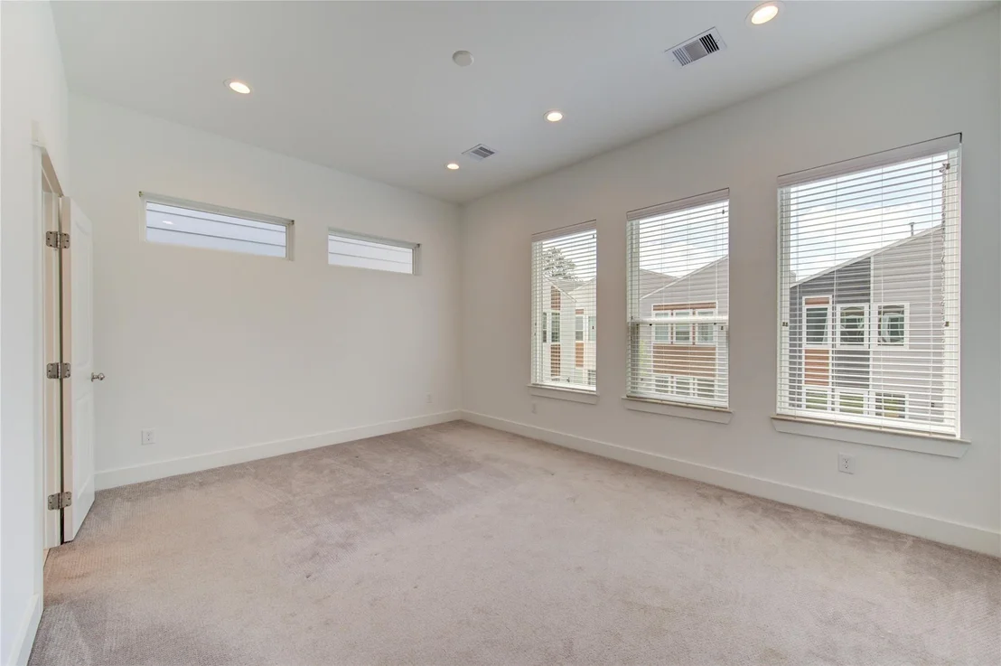 Photo of 564 Janisch Road