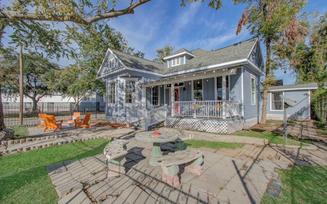 Photo of 2118 Common Street